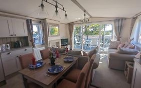 Stunning Luxury Caravan On Edge Of New Forest On Shorefield Country Park Entertainment And Leisure Passes Included